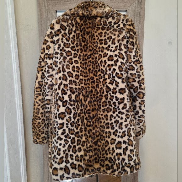 Leopard Print Faux Fur Coat - Picture 6 of 6